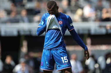 Chelsea 'li Nicolas Jackson, 11 Mayıs 2025' te St. James 's Park, Newcastle, İngiltere' de oynanan Premier League karşılaşmasında Newcastle United ile Chelsea maçında yüzünü sildi.