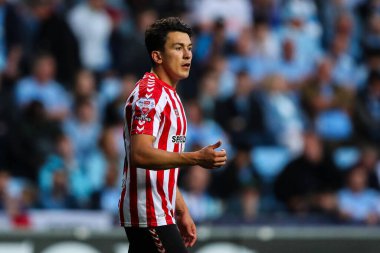 Sunderland 'dan Luke O' Nien 9 Mayıs 2025 tarihinde Coventry Building Society Arena, Coventry, İngiltere 'de Coventry City ve Sunderland maçında yarı final Palyoff maçında