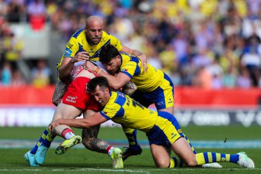 Warrington Wolves oyuncuları, 11 Mayıs 2025 'te İngiltere' nin St. Helens kentinde oynanan Betfred Challenge Kupası yarı final maçı Warrington Wolves-Leopards maçında karşı karşıya geldiler.
