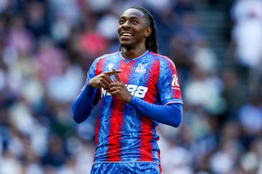 Crystal Palace 'dan Eberechi Eze, 11 Mayıs 2025' te Tottenham Hotspur 'un Londra' daki Tottenham Hotspur Stadyumu 'ndaki Crystal Palace' a karşı oynadığı Premier League maçında 0-1 kazanma hedefini kutluyor.
