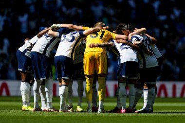 Tottenham Hotspur Premier Lig karşılaşması öncesinde Tottenham Hotspur, Tottenham Hotspur 'a karşı Crystal Palace Stadyumu, Londra, 11 Mayıs 2025