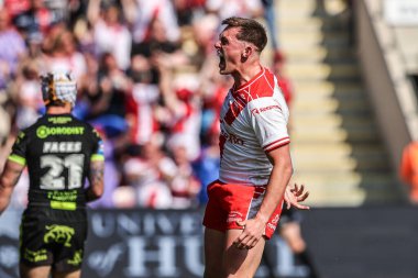 Hull KR 'dan Jack Broadbent, 10 Mayıs 2025' te İngiltere 'deki LNER Halk Stadyumu' nda oynanan Betfred Challenge Kupası yarı final maçı Hull KR ve Catalans Dragons maçında denemesini kutluyor.