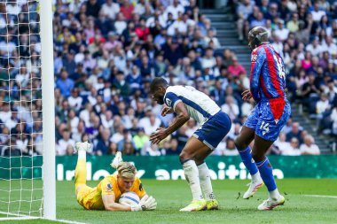 Tottenham Hotspur 'dan Antonin Kinsky Premier Lig karşılaşmasında Tottenham Hotspur' a karşı Crystal Palace Tottenham Hotspur Stadyumu 'nda 11 Mayıs 2025' te bir kurtarış yaptı.