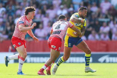 Warrington Wolves 'tan Paul Vaughan, 11 Mayıs 2025' te İngiltere 'nin başkenti St Helens' te oynanan Betfred Challenge Kupası yarı final karşılaşmasında Warrington Wolves ile Leigh Leopards karşı karşıya.