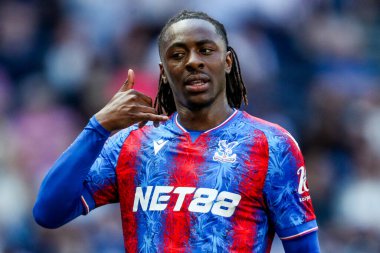 Crystal Palace 'dan Eberechi Eze, 11 Mayıs 2025' te Tottenham Hotspur 'un Londra' daki Tottenham Hotspur Stadyumu 'ndaki Crystal Palace' a karşı oynadığı Premier League maçında 0-1 kazanma hedefini kutluyor.