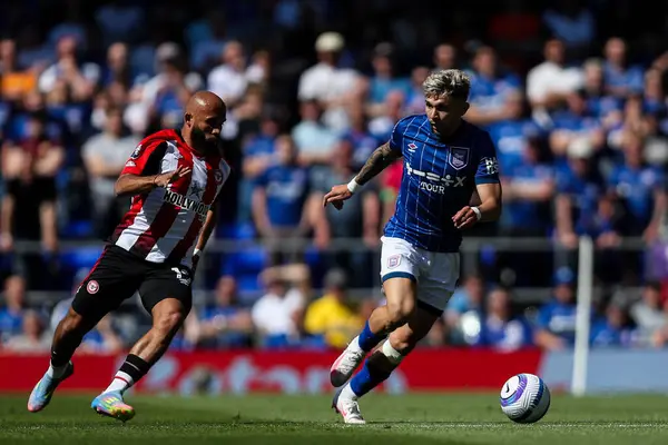 Ipswich Town 'dan Julio Enciso 10 Mayıs 2025' te Ipswich Town, Ipswich, İngiltere 'de Brentford' a karşı oynanan Premier Lig karşılaşmasında topla ilerliyor.