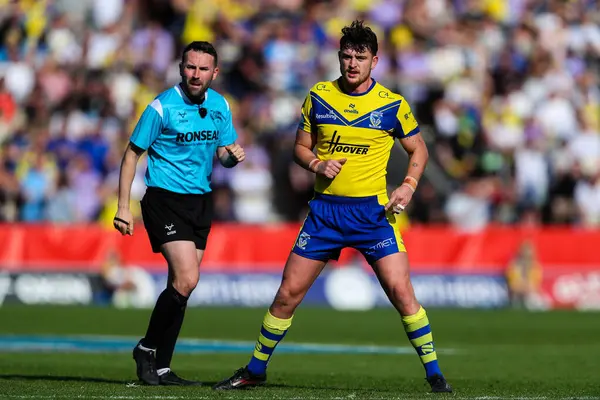 Warrington Wolves takımından Jordy Crowther 11 Mayıs 2025 'te İngiltere' nin başkenti St Helens 'te oynanan Betfred Challenge Kupası yarı final karşılaşmasında Warrington Wolves - Leigh Leopards maçında