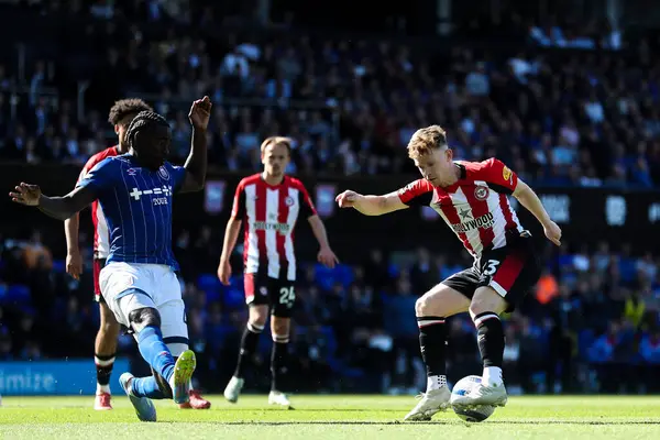 Brentford 'dan Keane Lewis-Potter Premier Lig karşılaşmasında Ipswich Town, Brentford' a karşı Ipswich Road, Ipswich, İngiltere, 10 Mayıs 2025