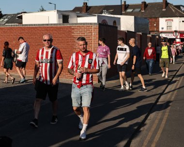 Sheffield United taraftarları 12 Mayıs 2025 'te İngiltere' nin Sheffield Lane şehrinde oynanan yarı final maçı Sheffield United ile Bristol City maçında maça geldiler.