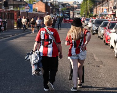 Sheffield United taraftarları 12 Mayıs 2025 'te İngiltere' nin Sheffield Lane şehrinde oynanan yarı final maçı Sheffield United ile Bristol City maçında maça geldiler.