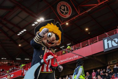 Sheffield United Maskotu, 12 Mayıs 2025 'te Sheffield Lane, İngiltere' deki Bristol City maçında Sheffield United ile oynadığı yarı final maçında,