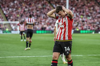 Sheffield United takımından Harrison Burrows, 12 Mayıs 2025 'te İngiltere' nin Sheffield Lane kentinde oynanan yarı final maçında golü kaçıran Sheffield United ile Bristol City maçına tepki gösterdi.