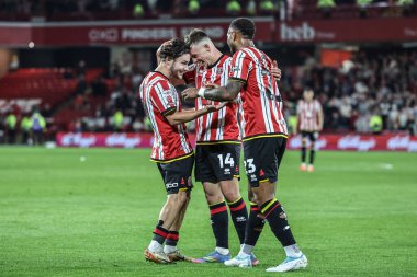 Sheffield United takımından Callum O 'Hare, 12 Mayıs 2025' te Sheffield Lane, İngiltere 'de oynanan ve Bristol City' ye karşı oynanan Gökyüzü İddia Şampiyonası yarı final maçında 3-0 'lık galibiyetini kutluyor.