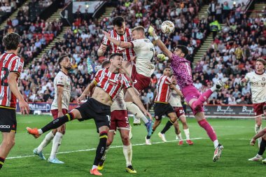 Sheffield United takımından Kieffer Moore, 12 Mayıs 2025 'te Sheffield Lane, Sheffield, İngiltere' de oynanan yarı final maçında 1-0 öne geçti.