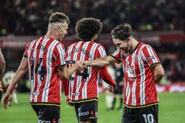 Sheffield United takımından Callum O 'Hare, 12 Mayıs 2025' te Sheffield Lane, İngiltere 'de oynanan ve Bristol City' ye karşı oynanan Gökyüzü İddia Şampiyonası yarı final maçında 3-0 'lık galibiyetini kutluyor.