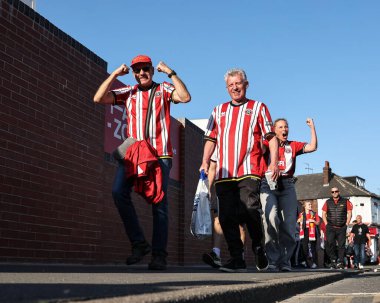 Sheffield United taraftarları 12 Mayıs 2025 'te İngiltere' nin Sheffield Lane şehrinde oynanan yarı final maçı Sheffield United ile Bristol City maçında maça geldiler.