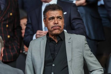 Chris Kamara, İngiltere Bramall Lane 'de Sheffield United ve Bristol City' nin 12 Mayıs 2025 'te oynadığı Sky Bet Şampiyonası Playoff yarı final maçına katıldı.
