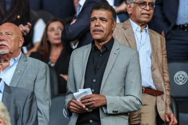 Chris Kamara, İngiltere Bramall Lane 'de Sheffield United ve Bristol City' nin 12 Mayıs 2025 'te oynadığı Sky Bet Şampiyonası Playoff yarı final maçına katıldı.