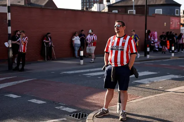 Sheffield United taraftarları 12 Mayıs 2025 'te İngiltere' nin Sheffield Lane şehrinde oynanan yarı final maçı Sheffield United ile Bristol City maçında maça geldiler.