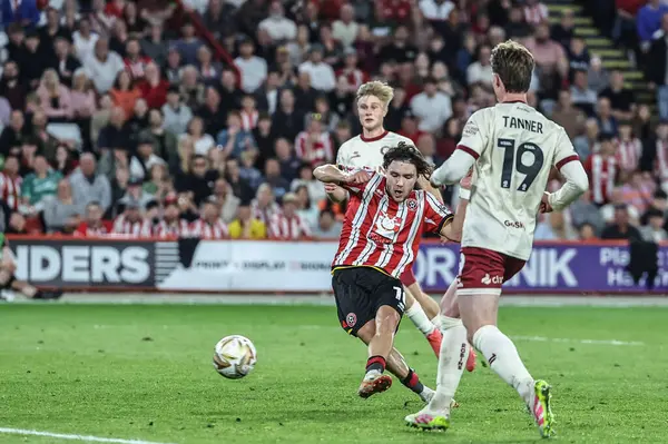 Sheffield United takımından Callum O 'Hare, 12 Mayıs 2025' te İngiltere 'nin Bramall Lane kentinde oynanan yarı final maçında yarı final maçında 3-0 berabere kaldı.