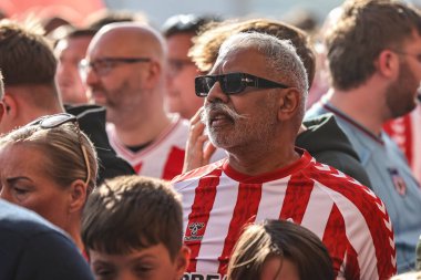 Sunderland taraftarları 13 Mayıs 2025 'te İngiltere' nin Sunderland şehrinde oynanan Gökyüzü İddia Şampiyonası yarı final maçında Sunderland ile Coventry City karşılaşacak.