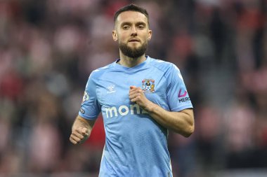 Coventry City 'den Matt Grimes 13 Mayıs 2025' te İngiltere 'nin Sunderland şehrindeki stadyumda yarı final maçı Sunderland ile Coventry City arasında oynanacak.
