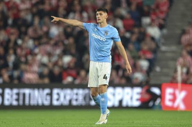 Coventry City 'den Bobby Thomas takımına 13 Mayıs 2025' te İngiltere 'nin Sunderland şehrinde oynanan yarı final maçı Sunderland-Coventry City maçında talimat veriyor.