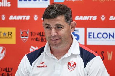 Paul Wellens St. Helens baş antrenörü, 15 Mayıs 2025 'te St Helens - Catalans Dragons maçında oynanan Betfred Süper Lig Maçı sonrası basın toplantısında konuşuyor.