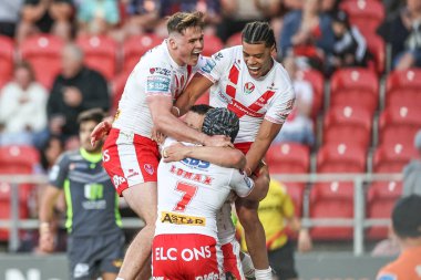 St. Helens Deon Cross, 15 Mayıs 202 'de St Helens - Catalans Dragons maçında oynanan Betfred Süper Lig karşılaşmasını kutluyor.