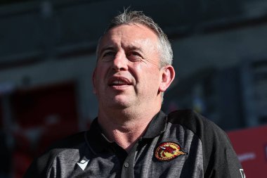 Steve McNamara Katalan Ejderhaları 'nın baş antrenörü, 15 Mayıs 2025' te St Helens - Catalans Dragons maçında Betfred Süper Lig 11.