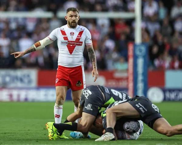 St. Helens 'ten Daryl Clark, 15 Mayıs 202' de St Helens 'in Wicked Stadyumu' nda oynanan 11. Betfred Süper Lig karşılaşmasında talimat verdi.