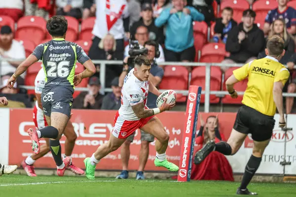 St. Helens Deon Cross, 15 Mayıs 202 'de St Helens ve Catalans Dragons' un oynadığı Betfred Süper Lig 11. Raundunda sahaya çıkıyor.