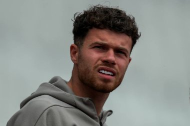 Nottingham Ormanı 'ndan Neco Williams, 18 Mayıs 2025' te Londra 'daki Londra Stadyumu' nda oynanan Premier League maçı öncesinde Londra Stadyumu 'na geldi.