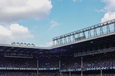 18 Mayıs 2025 'te Goodison Park, Liverpool' da oynanan Premier League maçında Everton ve Southampton maçı öncesinde The Winslowe Hotel 'in önünde Everton taraftarları