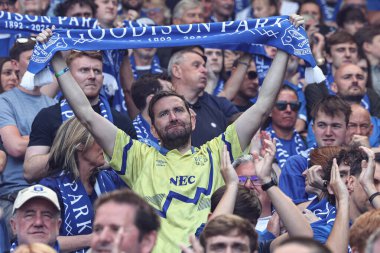 18 Mayıs 2025 'te Goodison Park, Liverpool' da oynanan Premier League maçında Everton ve Southampton maçı öncesinde The Winslowe Hotel 'in önünde Everton taraftarları