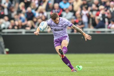 Warrington Wolves takımından Marc Sneyd, 18 Mayıs 2025 'te Wakefield Stadyumu' nda oynanan 11. Betfred Süper Lig karşılaşmasında Wakefield Trinity vs Warrington Wolves maçını izledi.