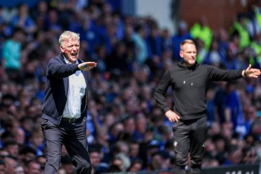 18 Mayıs 2025 'te Goodison Park, Liverpool' da oynanan Premier League maçında Everton ve Southampton maçı öncesinde The Winslowe Hotel 'in önünde Everton taraftarları