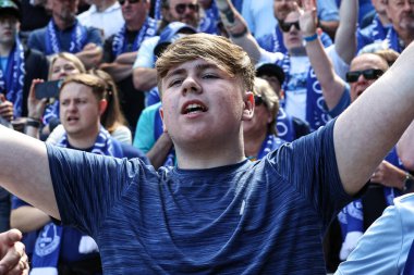 18 Mayıs 2025 'te Goodison Park, Liverpool' da oynanan Premier League maçında Everton ve Southampton maçı öncesinde The Winslowe Hotel 'in önünde Everton taraftarları