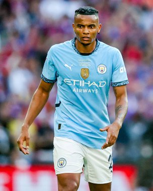 Manchester City 'den Manuel Akanji, 17 Mayıs 202' de İngiltere 'nin Wembley Stadyumu' nda oynanan ve Manchester City 'ye karşı oynanan Uluslararası Kupa Finali karşılaşmasında tepki gösterdi.