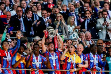 Crystal Palace, 17 Mayıs 202 tarihinde İngiltere 'nin Wembley Stadyumu' nda oynanan ve Manchester City ile oynanan FA Cup final maçı sonrasında FA Cup 'ı kaldırdı.