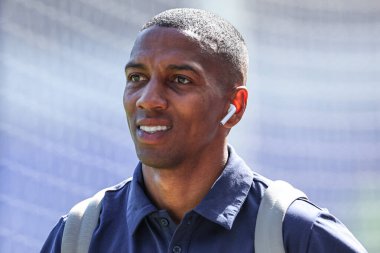 Everton 'dan Ashley Young, 18 Mayıs 2025' te Goodison Park, Liverpool 'da oynanan Everton-Southampton Premier League maçı sırasında Goodison Park' a geldi.