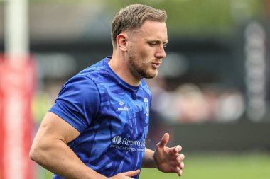 Warrington Wolves 'dan Ben Currie maç öncesi ısınma turunda 11. Betfred Süper Lig karşılaşmasında Wakefield Trinity vs Warrington Wolves' a karşı DIY Kitchens Stadyumu, Wakefield, Birleşik Krallık, 18 Mayıs 2025