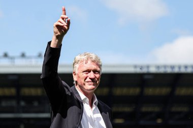 18 Mayıs 2025 'te Goodison Park, Liverpool' da oynanan Premier League maçında Everton ve Southampton maçı öncesinde The Winslowe Hotel 'in önünde Everton taraftarları