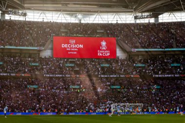 Crystal Palace 'dan Daniel Munoz 2-0' lık skorla daha sonra 17 Mayıs 202 'de İngiltere' nin Wembley Stadyumu 'nda oynanan Emirates FA Cup Finali karşılaşmasında ofsayta hükmedildi.