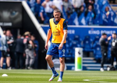 Leicester City 'den Jamie Vardy Premier League maçı sırasında King Power Stadyumu' nda Leicester City ile Ipswich Town maçında ısınma turunda, 18 Mayıs 202