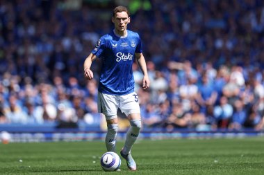 Everton 'dan James Garner Premier Lig maçında topu ayaklarının dibine aldı Everton, Southampton' a karşı Goodison Park, Liverpool, İngiltere, 18 Mayıs 2025