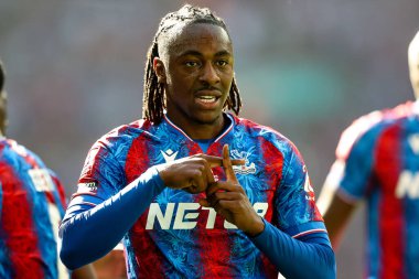 Kristal Saray 'dan Eberechi Eze, 17 Mayıs 202' de Londra 'daki Wembley Stadyumu' nda oynanan Emirates FA Cup final maçında 1-0 'lık galibiyet golünü kutluyor.