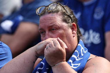 18 Mayıs 2025 'te Goodison Park, Liverpool' da oynanan Premier League maçında Everton ve Southampton maçı öncesinde The Winslowe Hotel 'in önünde Everton taraftarları