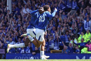 Everton 'dan Iliman Ndiaye, 18 Mayıs 2025' te İngiltere 'nin Liverpool kenti Goodison Park' ta oynanan Premier League maçında Everton ile Southampton arasındaki maçı 1-0 kazanmasını kutluyor.