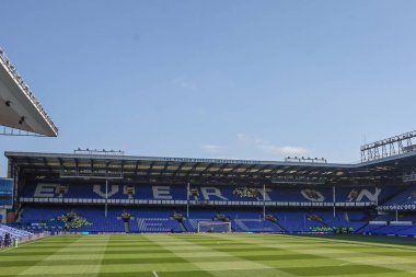 18 Mayıs 2025 'te Goodison Park, Liverpool' da oynanan Premier League maçında Everton ve Southampton maçı öncesinde The Winslowe Hotel 'in önünde Everton taraftarları